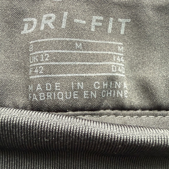 Nike Dri fit Women’s Black skort skirt Golf Pickleball Size Medium - Picture 2 of 5